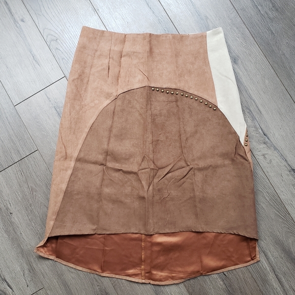 🎇Host Pick🎇 Boho Brown Faux Suede Skirt - Picture 6 of 6